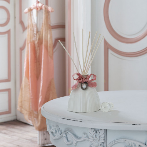 White Rosalie pedestal table