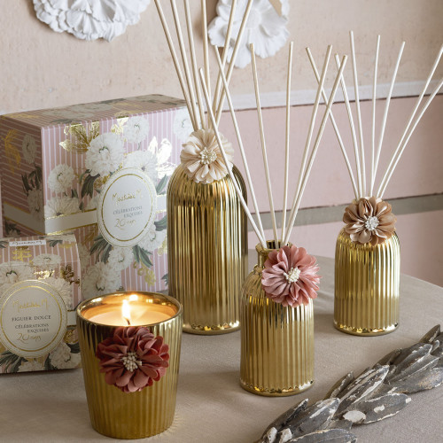 Célébrations Exquises scented candle 260 g - Fleur de Coton Célébrations Exquises scented candle 260 g - Fleur de Coton