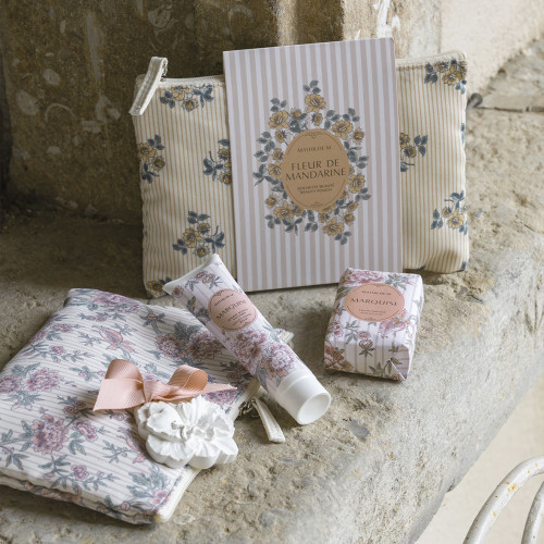 Beauty Pouch with Hand Balm, Soap, and Scented Decoration - Fleur de Mandarine