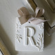 Decoração perfumada letra R - Véu de Linho