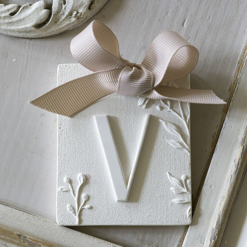 Décor parfumé lettre V - Voile de Lin Décor parfumé lettre V - Voile de Lin