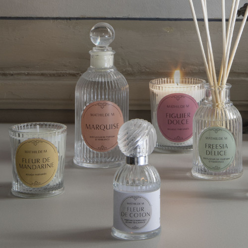 Les Intemporelles Scented Candle 145 g - Fleur de Thé