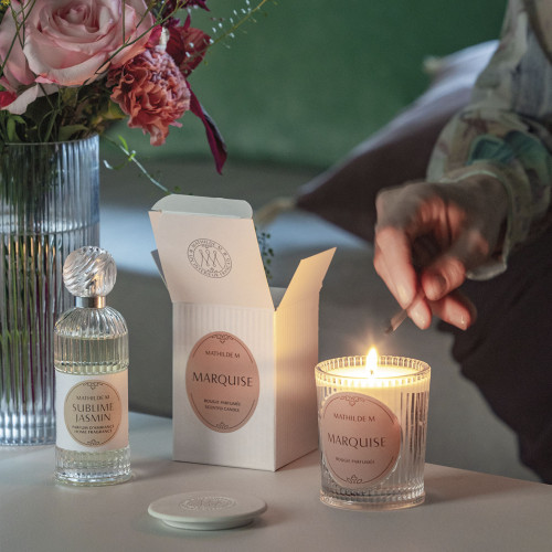 Les Intemporelles Scented Candle 145 g - Secret de Santal