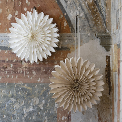 Beige floral decoration Beige floral decoration