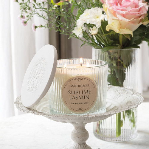 Bougie parfumée Les Intemporelles 400 g - Fruits des Bois Bougie parfumée Les Intemporelles 400 g - Fruits des Bois