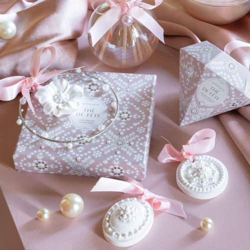 Fête Nacrée Scented Wreath - Thé de Fête