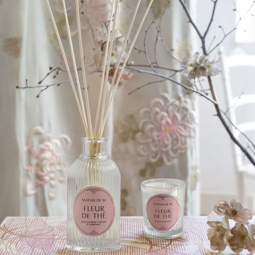 Diffuseur de parfum d'ambiance Les Intemporelles 200 ml - Fleur de Thé Diffuseur de parfum d'ambiance Les Intemporelles 200 ml - Fleur de Thé
