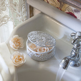 Coffret parfumé de 6 roses de savon nude